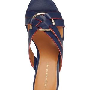 NWT Tommy Hilfiger Emma Slide Sandals